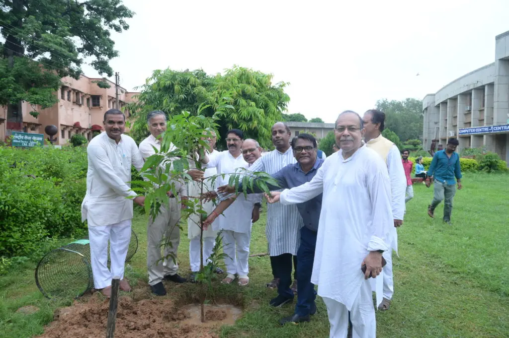 Mahatama Gandhi Gramodaya Vishwavidyalaya, Chitrakoot: campus photo 6