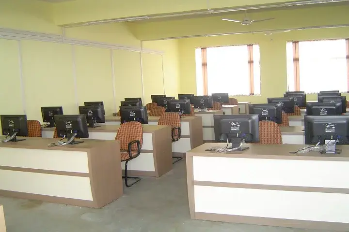 MAHATAMA JYOTIBA PHULE EDUCATION TRUSTs S N G INSTITUTE OF MANAGEMENT & RESEARCH campus photo 4
