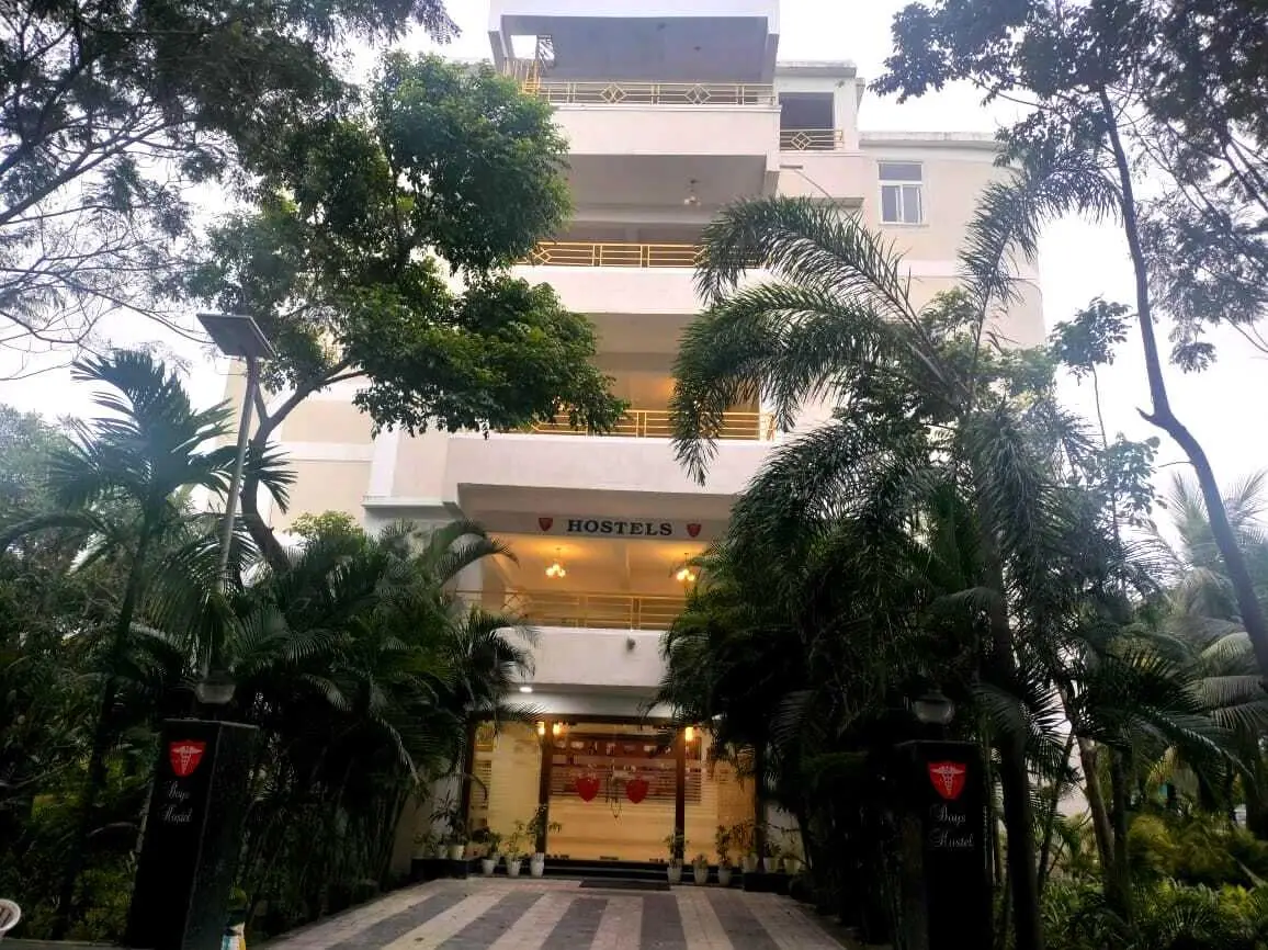 Maheshwara Medical College: campus photo 8