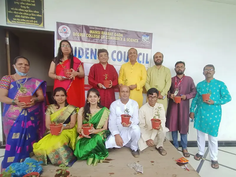 Mansi Bharat Gada Degree College of Commerce campus photo 8