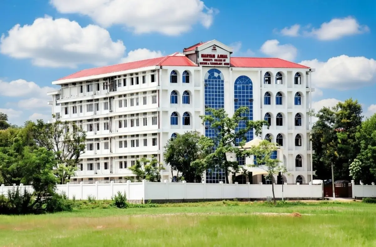 MARYAM AJMAL WOMENs COLLEGE OF SCIENCE AND TECHNOLOGY campus