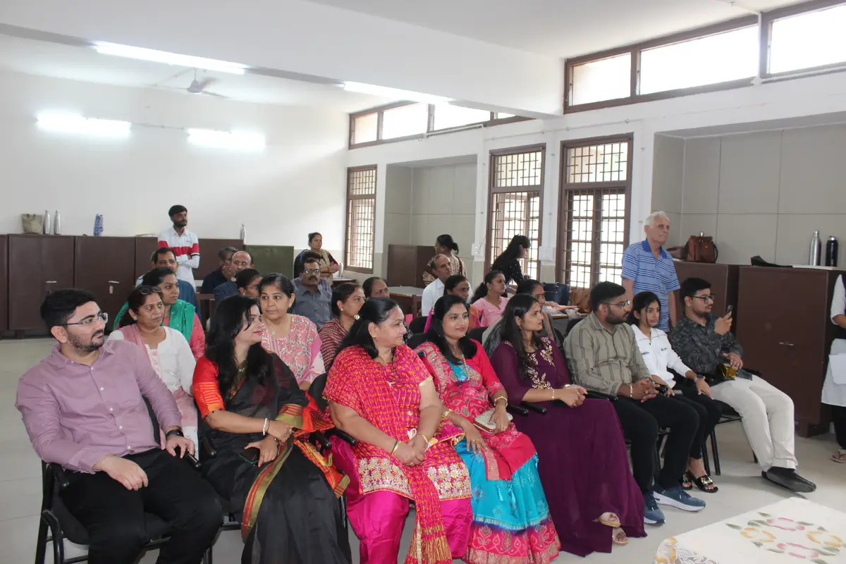 Matushri Virbaima Mahila Arts College: campus photo 3