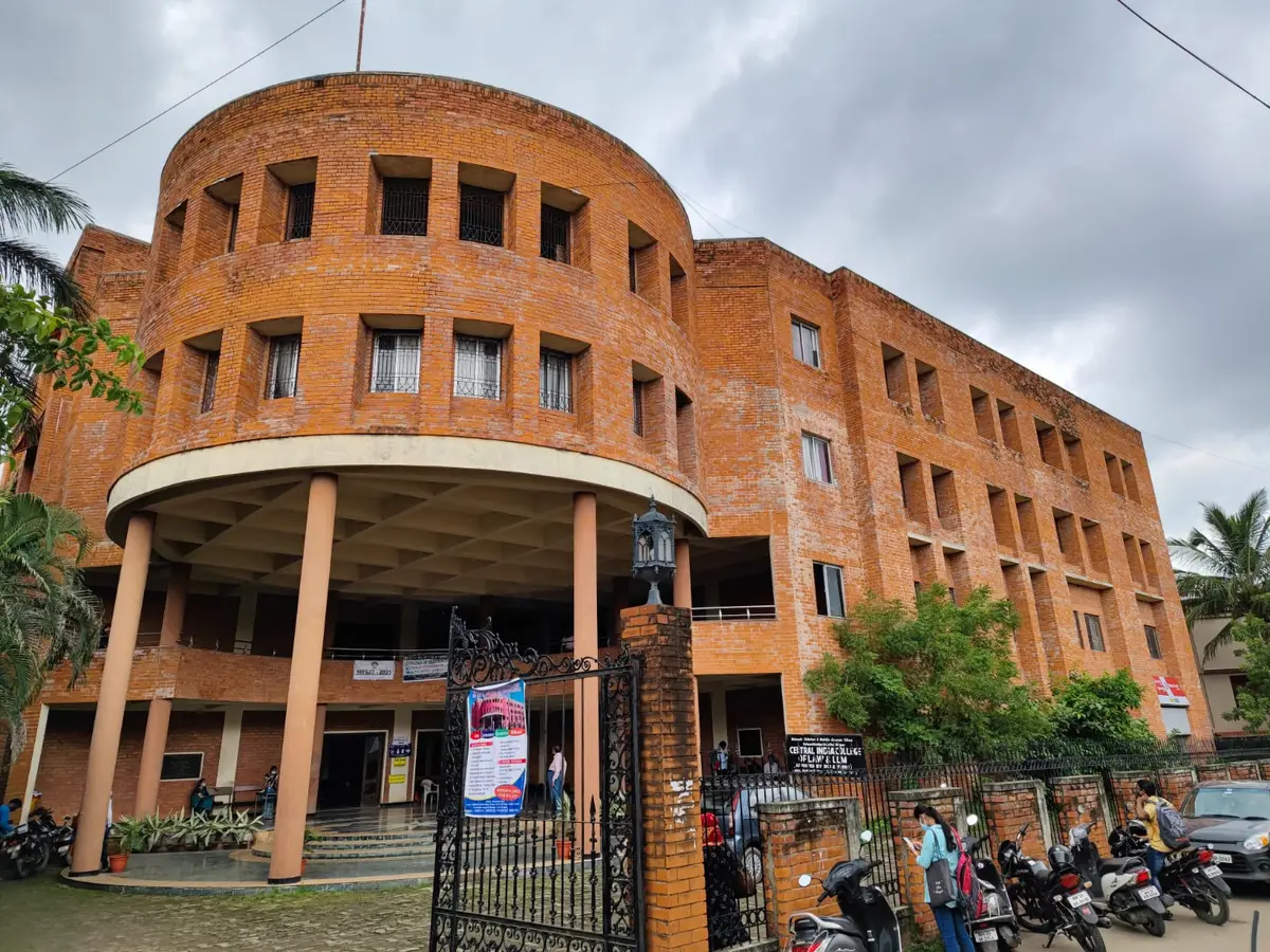 Mehmuda Shikshan & Mahila Gr. Vikas Bahu. Sanstha's Central India Institute Of Pharmacy: campus photo 1
