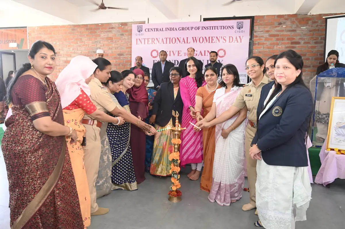 Mehmuda Shikshan & Mahila Gramin Vikas Bahuddeshiya Sanstha's Central India Women's College of Education: campus photo 8
