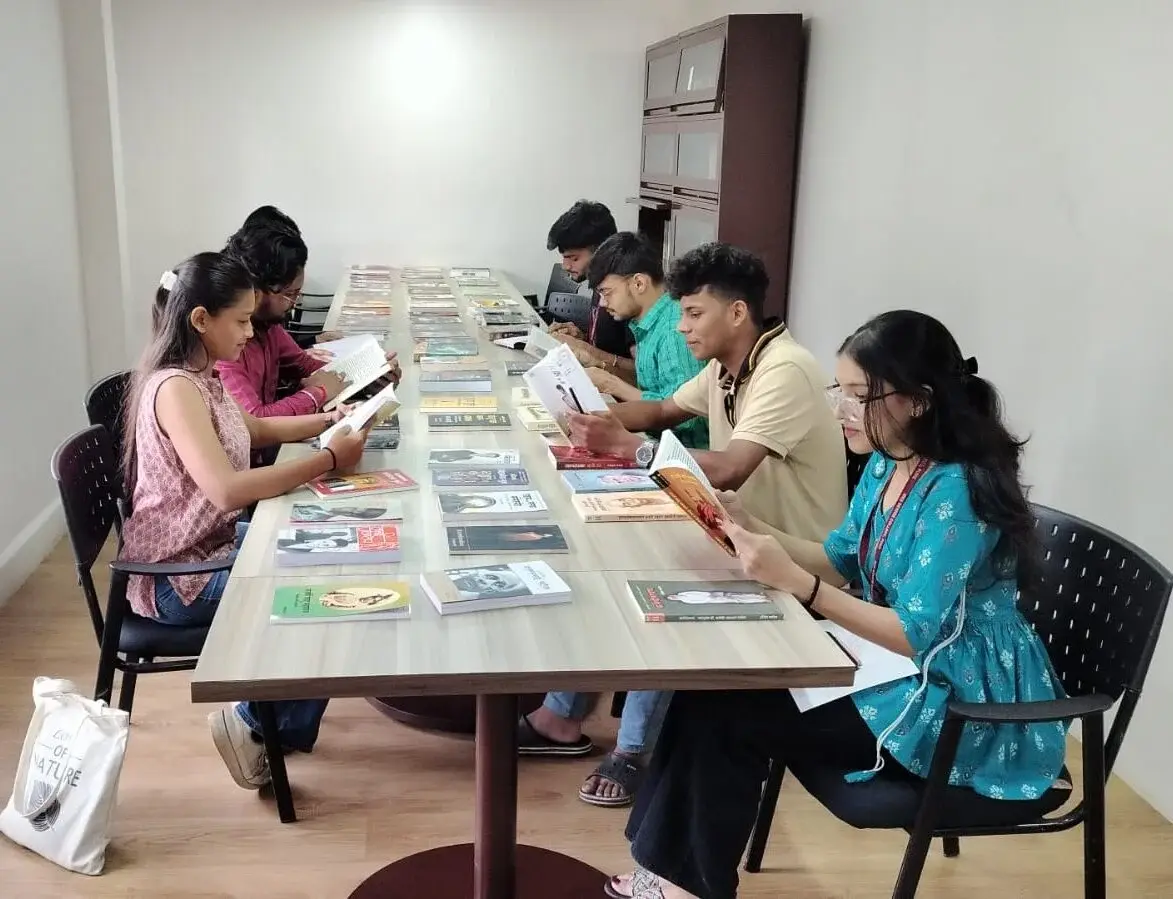 MES Senior College: campus photo 7