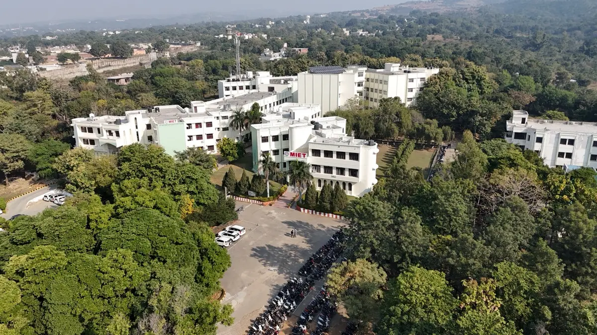 MIET campus photo 1