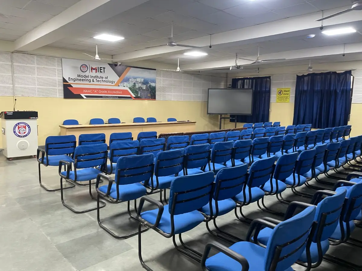 MIET campus photo 4