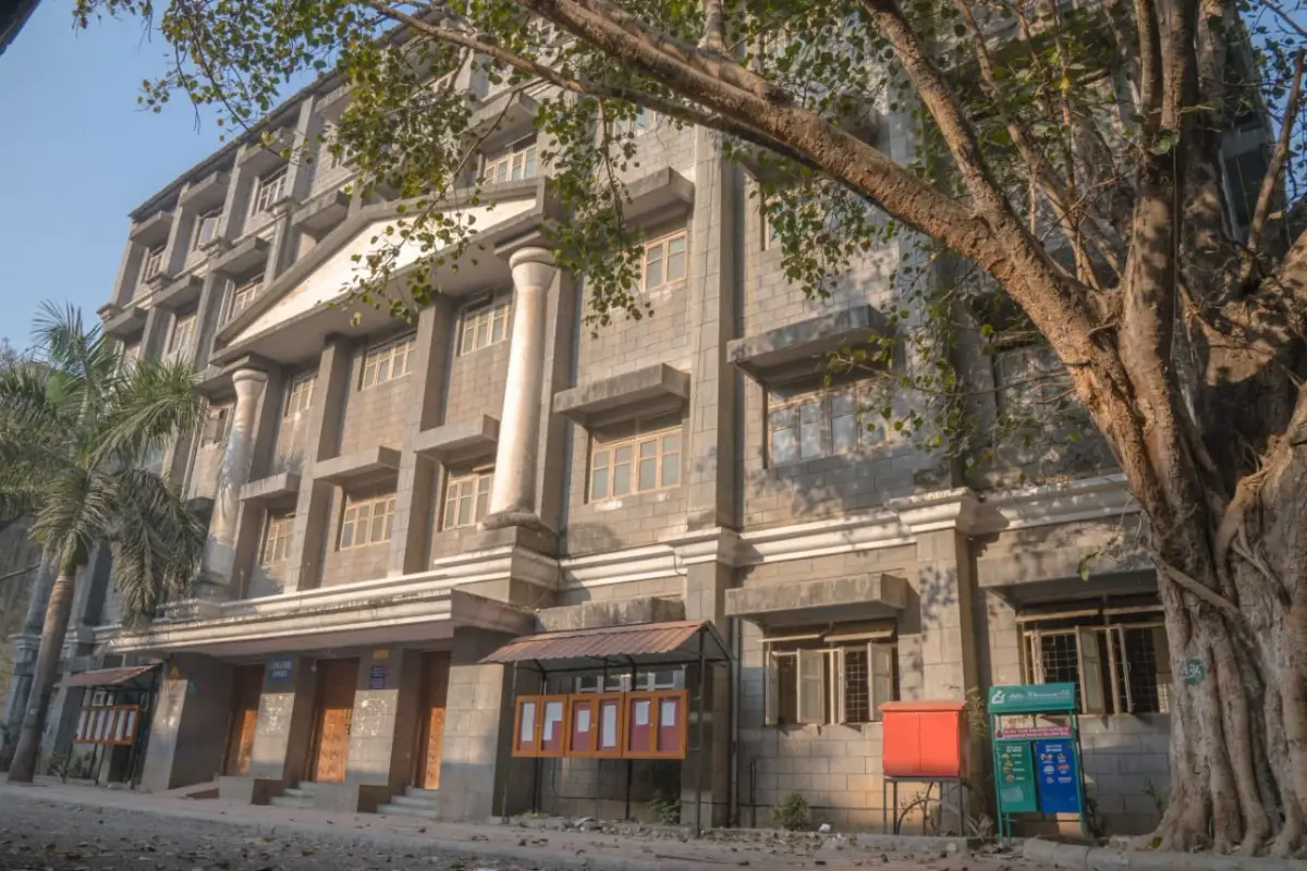 Modern Education Society's Neville Wadia Institute of Management Studies and Research: campus photo 2