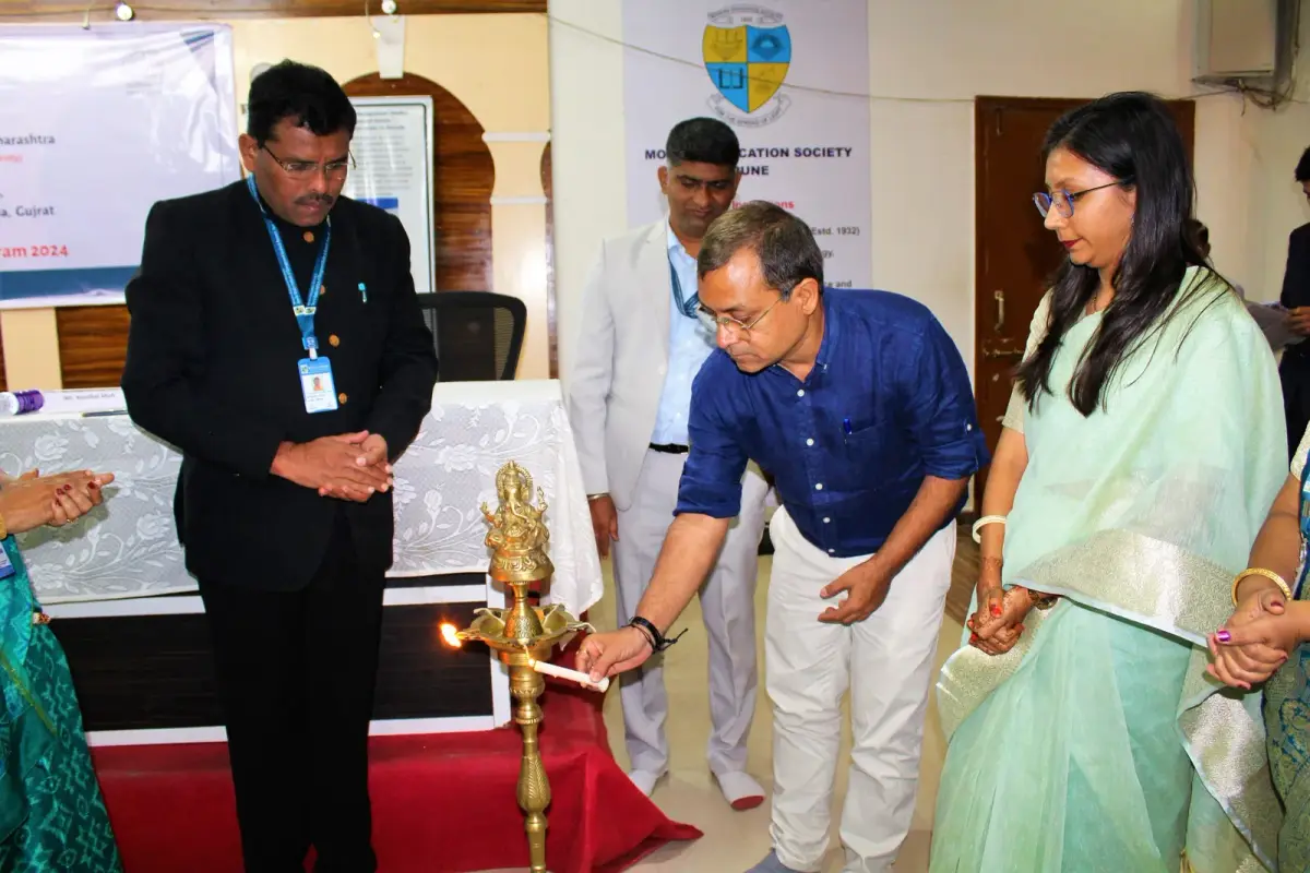 Modern Education Society's Neville Wadia Institute of Management Studies and Research: campus photo 8