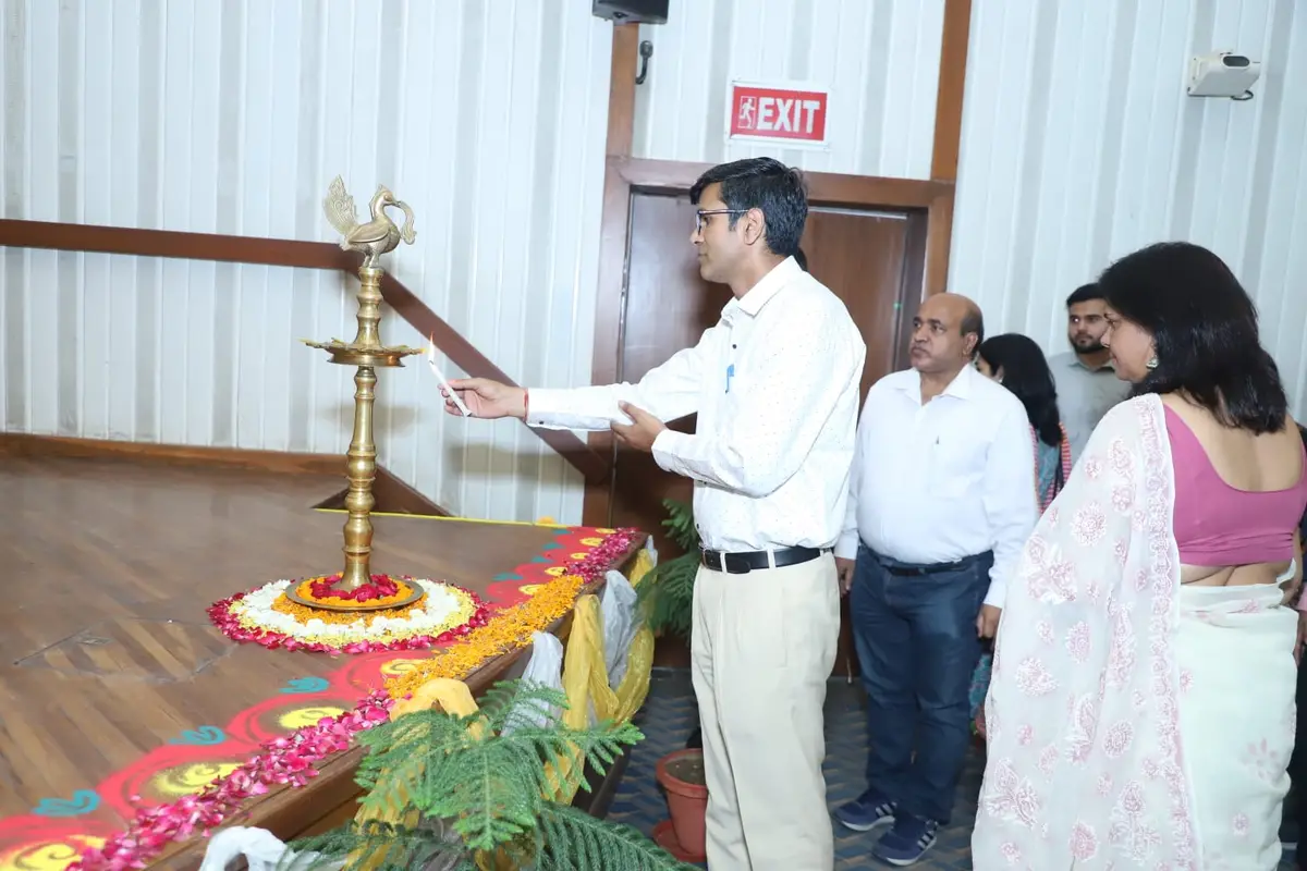 Moti Lal Nehru College campus photo 3