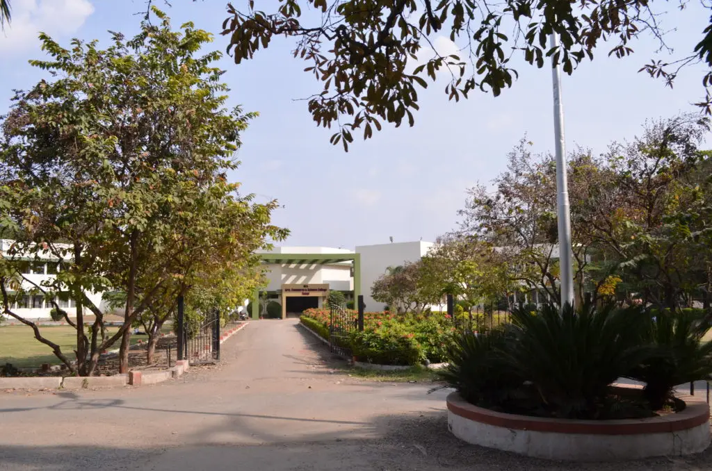 Mula Education Society's Arts: campus photo 3