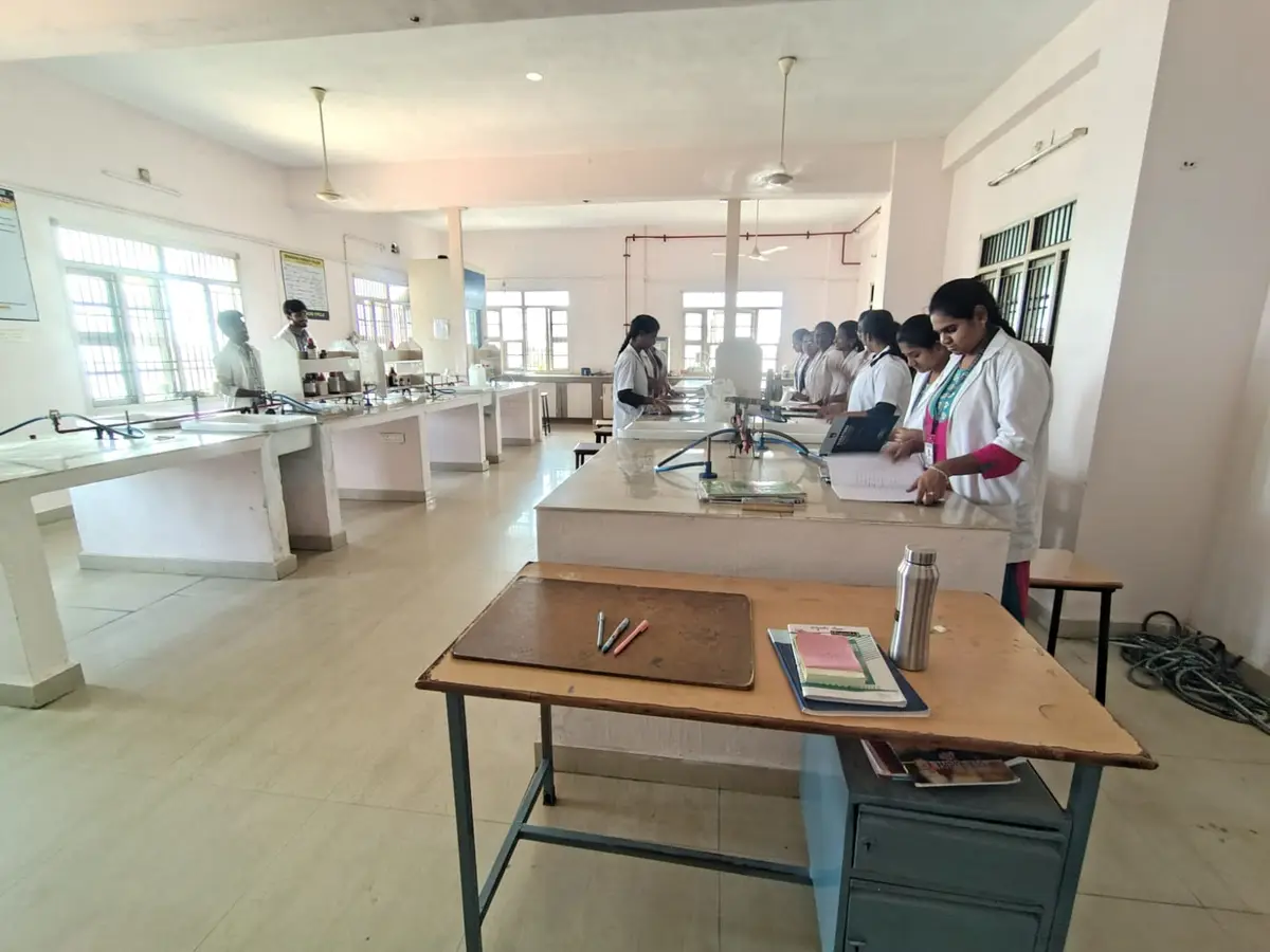 Narayana Pharmacy College, Chinthareddypalem campus photo 1