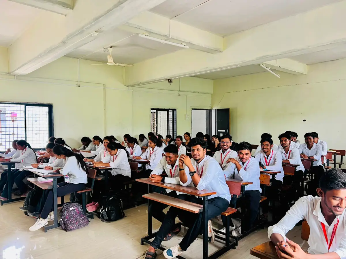 Nav Maharashtra Shikshan Mandals Abasaheb Kakade College of B Pharmacy: campus photo 2