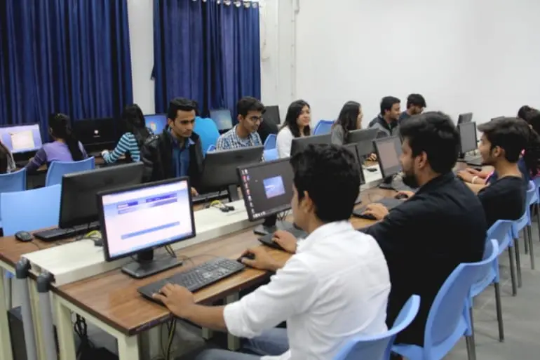 NUV campus photo 6