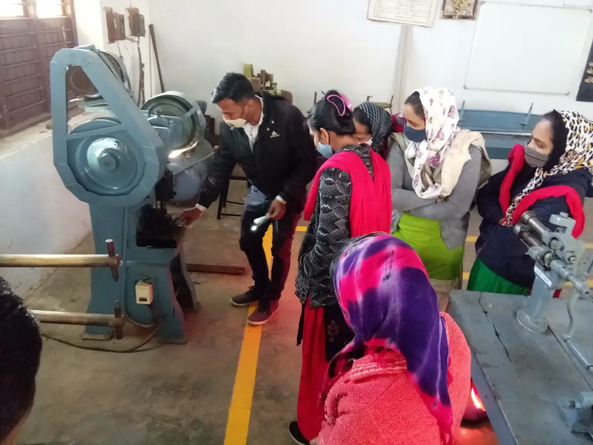 Nima Girls Arts College Gozariya: campus photo 6