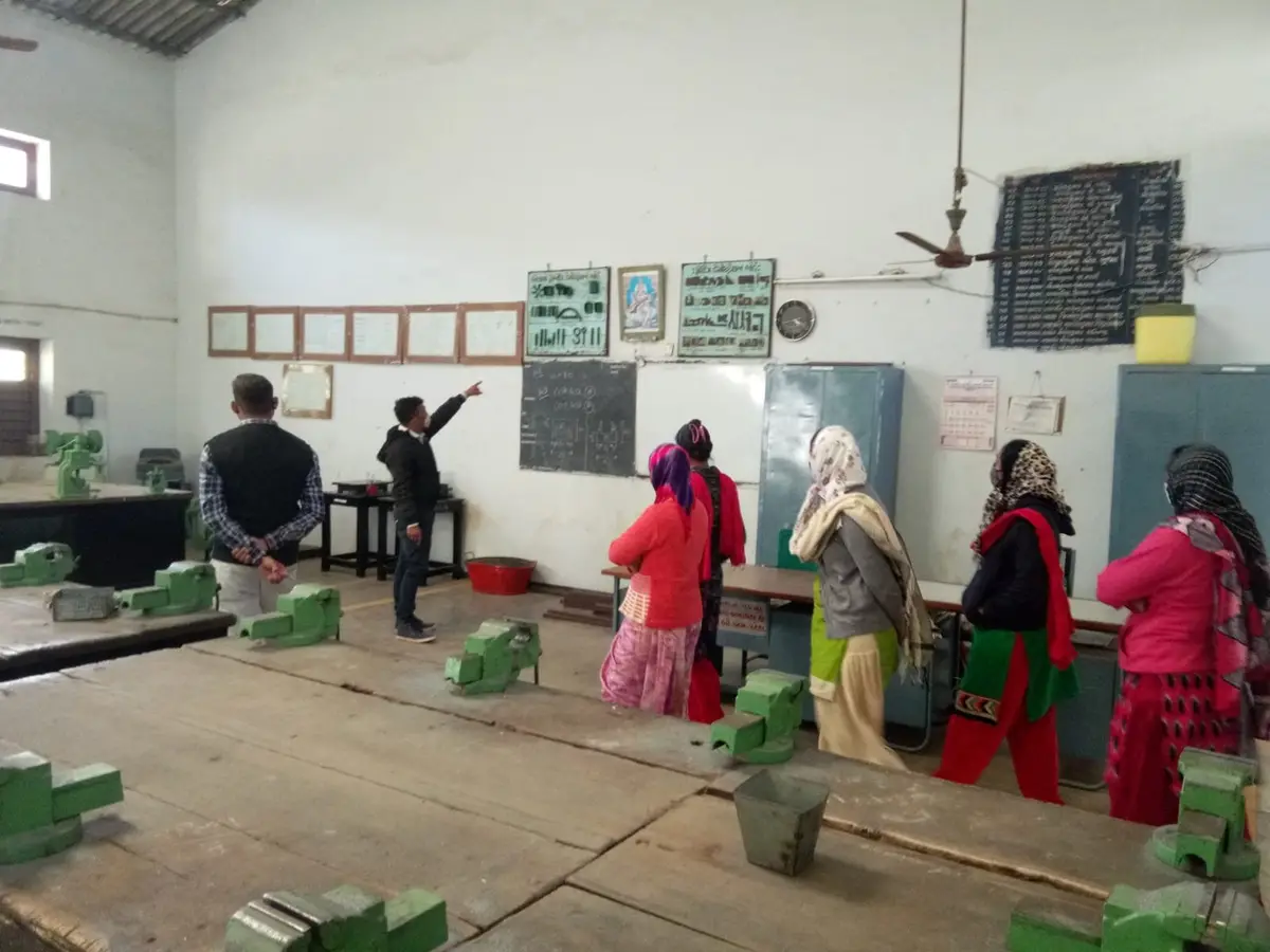Nima Girls Arts College Gozariya: campus photo 3