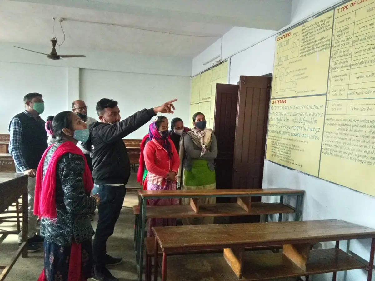 Nima Girls Arts College Gozariya: campus photo 1
