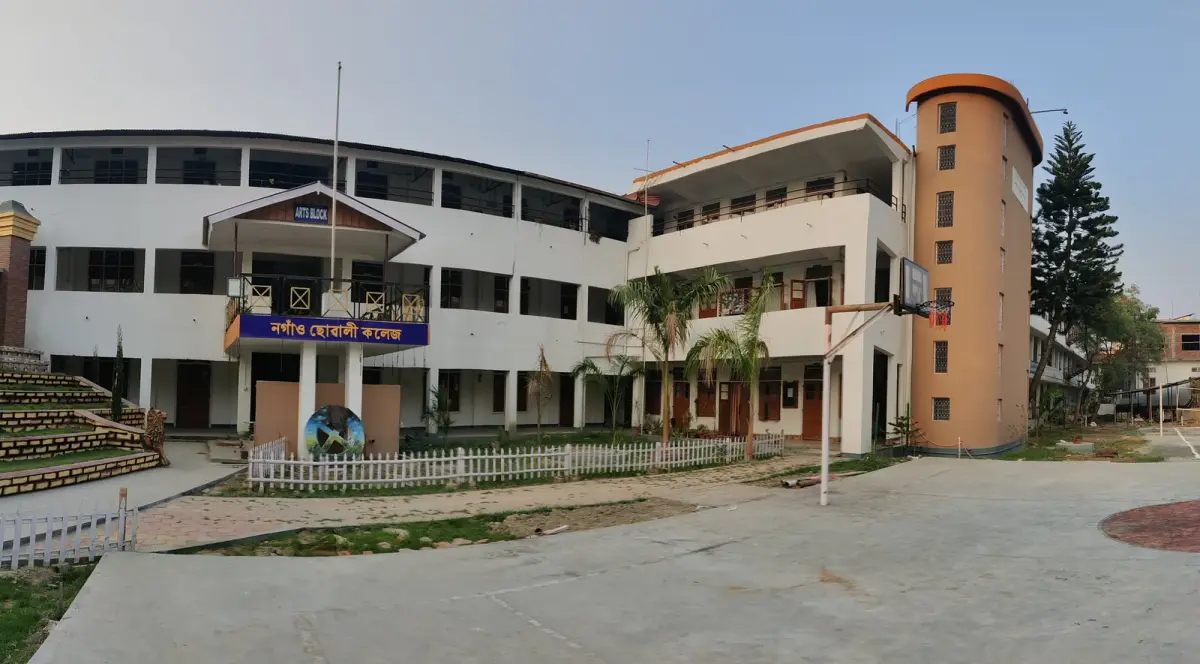 Nowgong Girls College: campus photo 4