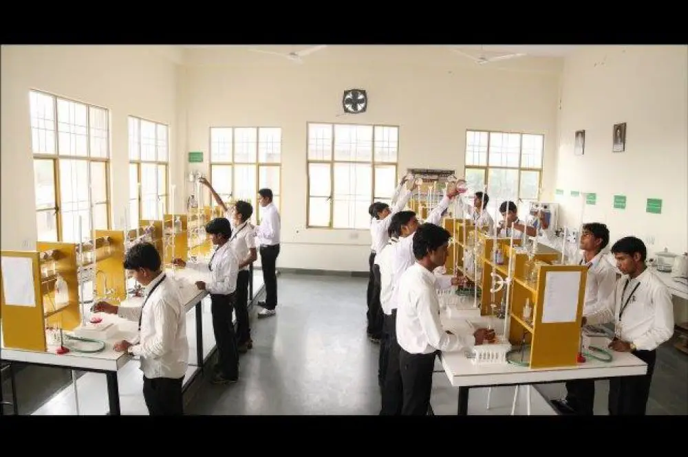 P D College of Pharmacy: campus photo 2
