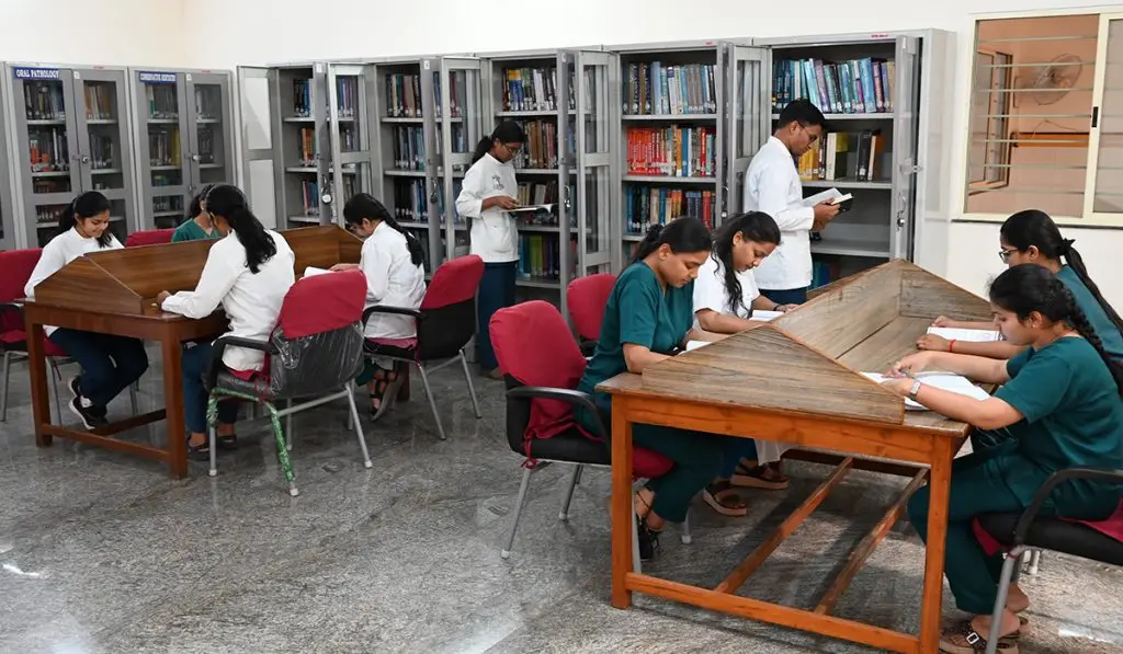 P M Nadagowda Memorial Dental College & Hospital: campus photo 3