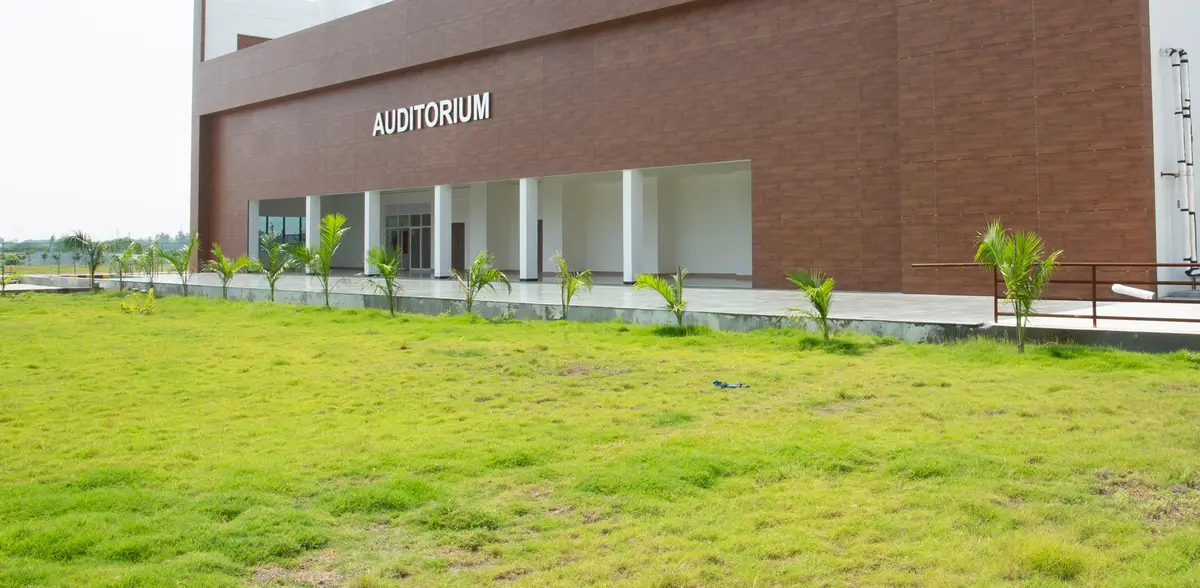 Panimalar Medical College Hospital and Research Institute: campus photo 1