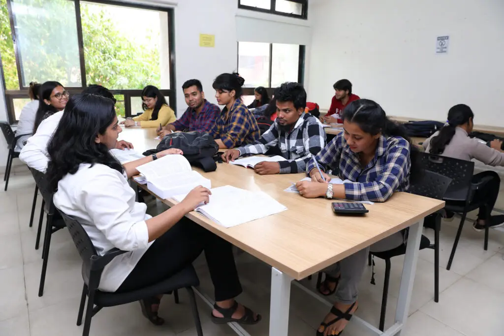 Peoples Education Societys Adv. Balasaheb Apte College of Law, Prin N. M.: campus photo 7