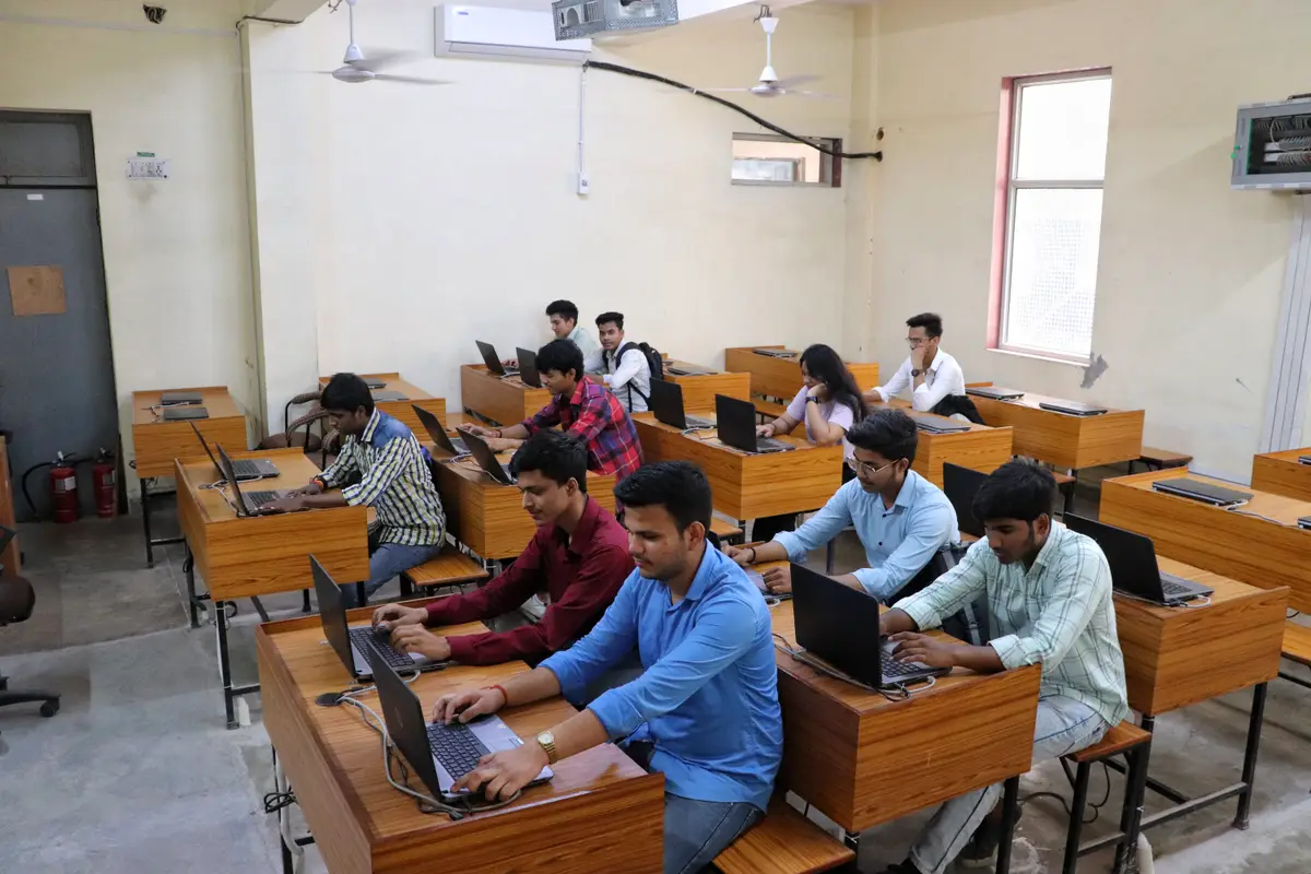 PGDAV College: campus photo 6