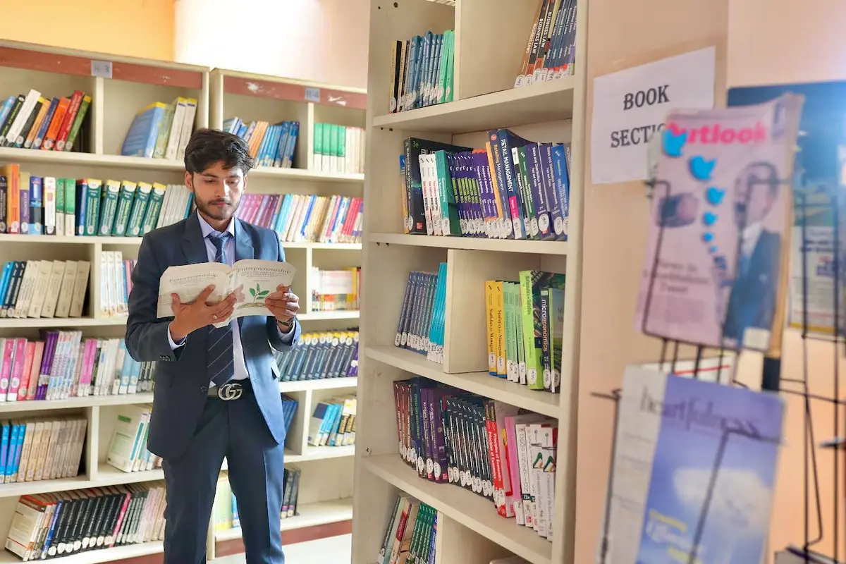 Poddar Business School: campus photo 3