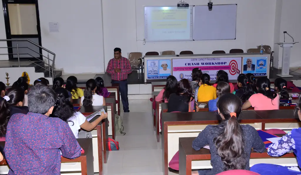 Pramukh Swami Science and H.D.Patel Arts College: campus photo 5