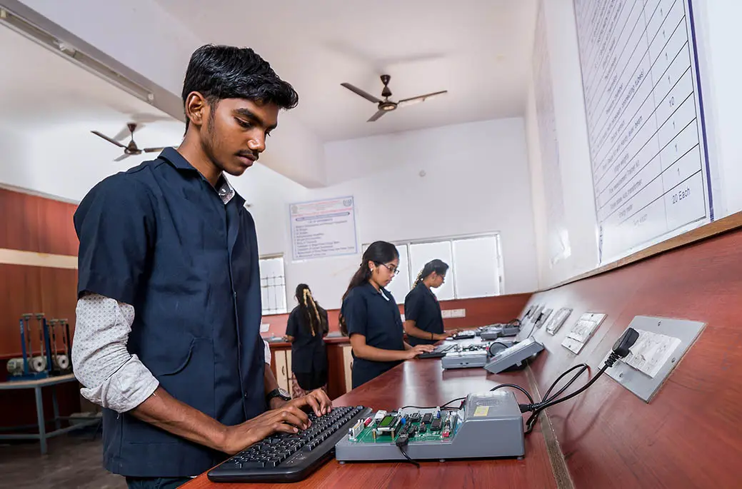 P.S.V. College of Engineering and Technology: campus photo 7