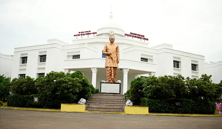 Pt. Deendayal Upadhyay Memorial Health Sciences and Ayush University of Chhattisgarh: campus photo 1