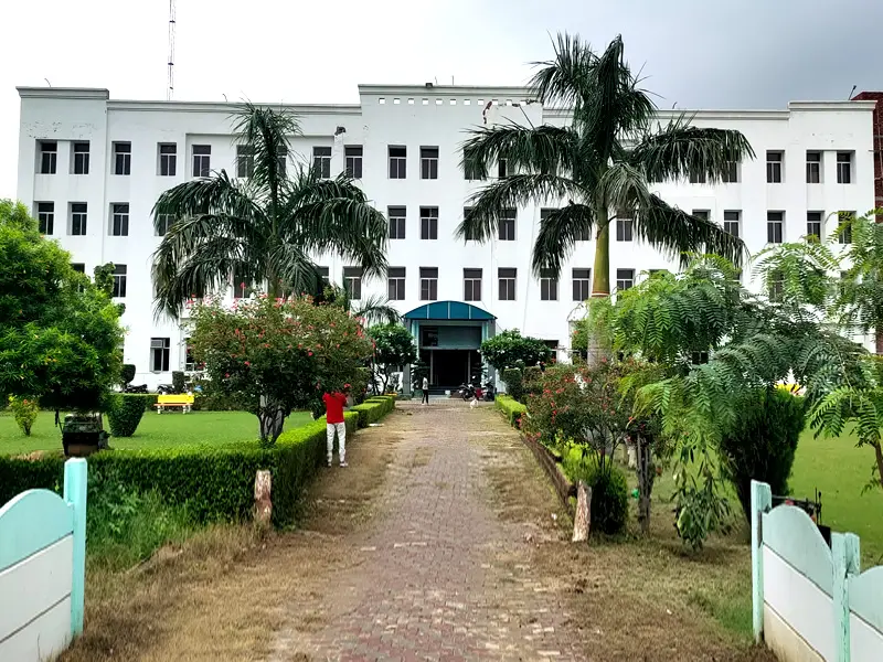 R B College of Pharmacy: campus photo 3
