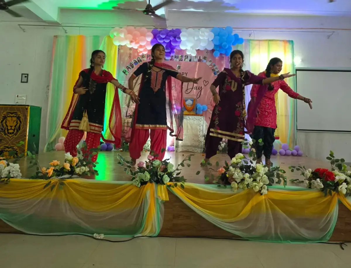 R D B Mahila College: campus photo 4