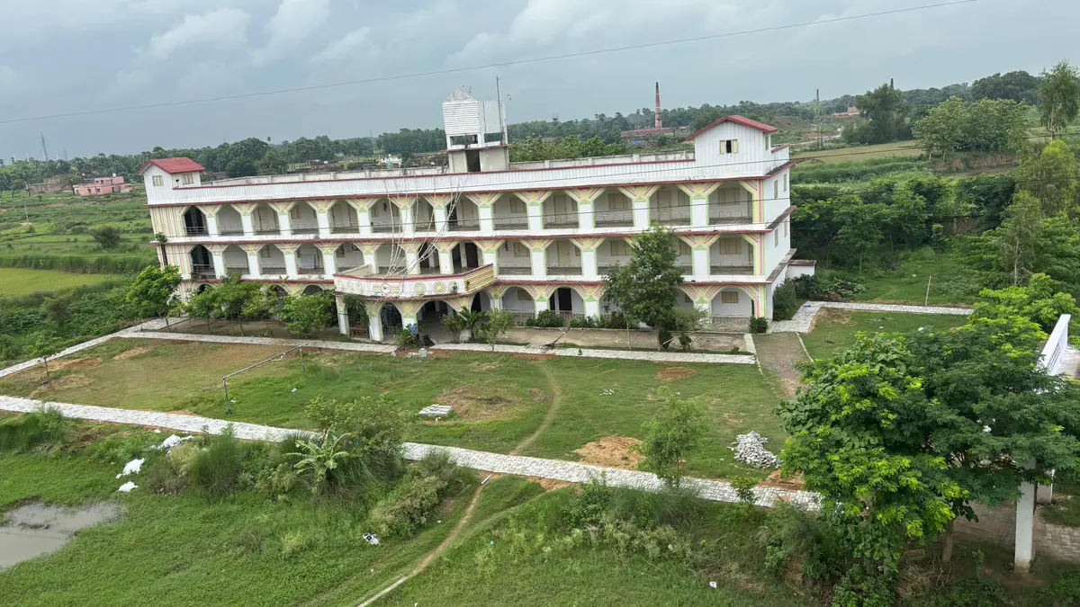 R P College: campus photo 3