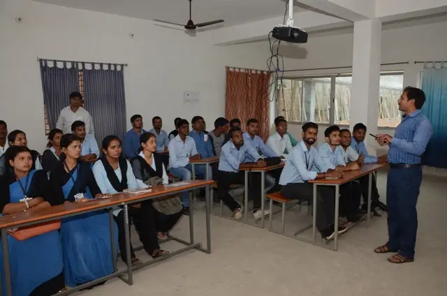 R. P. Y. T. T. College, Jhumri Telailya: campus photo 3