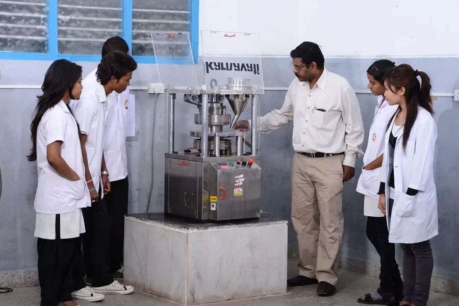R R College of Pharmacy campus photo 3