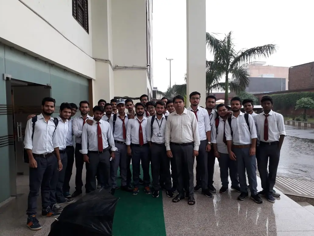 Raj Kumar Goel Institute of Technology and Management (RKGITM): campus photo 2
