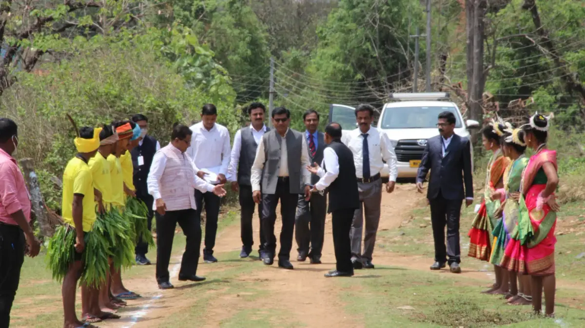 Raje Vishweshwarrao Arts & Commerce College: campus photo 1