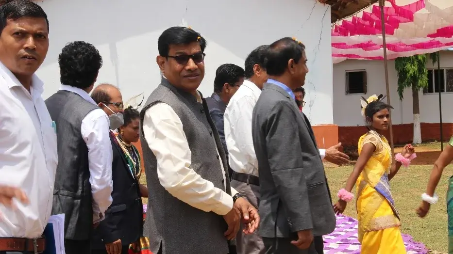 Raje Vishweshwarrao Arts & Commerce College: campus photo 3