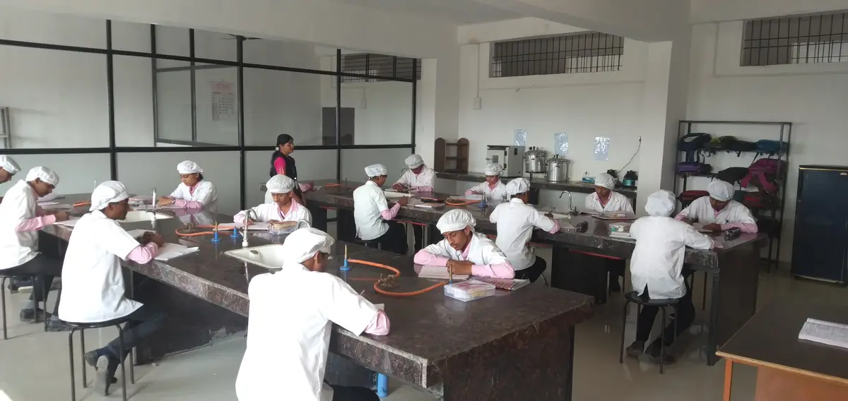 Rajesh Bhaiyya Tope College of Pharmacy: campus photo 8