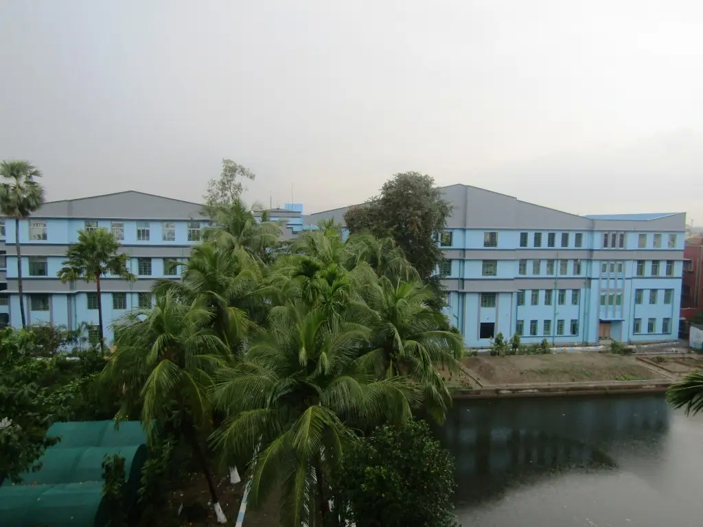 Ramakrishna Mission Vivekananda Centenary College: campus photo 3