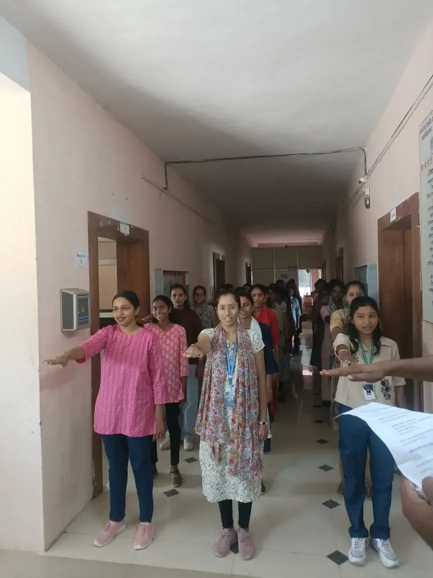 Rani Maa Saheb Rawal Mahila Science Mahavidyalay, Dondaicha: campus photo 4