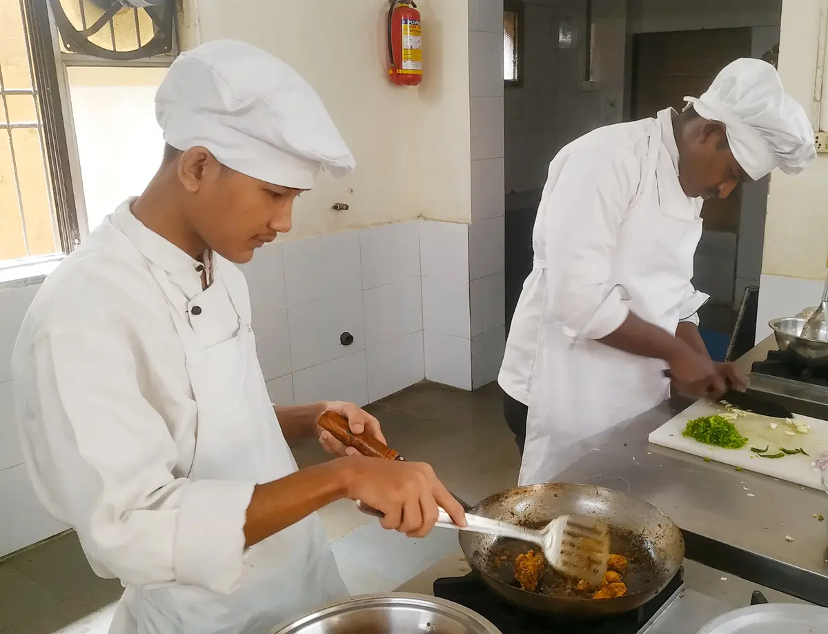 Raval Institute of Hotel Management: campus photo 3