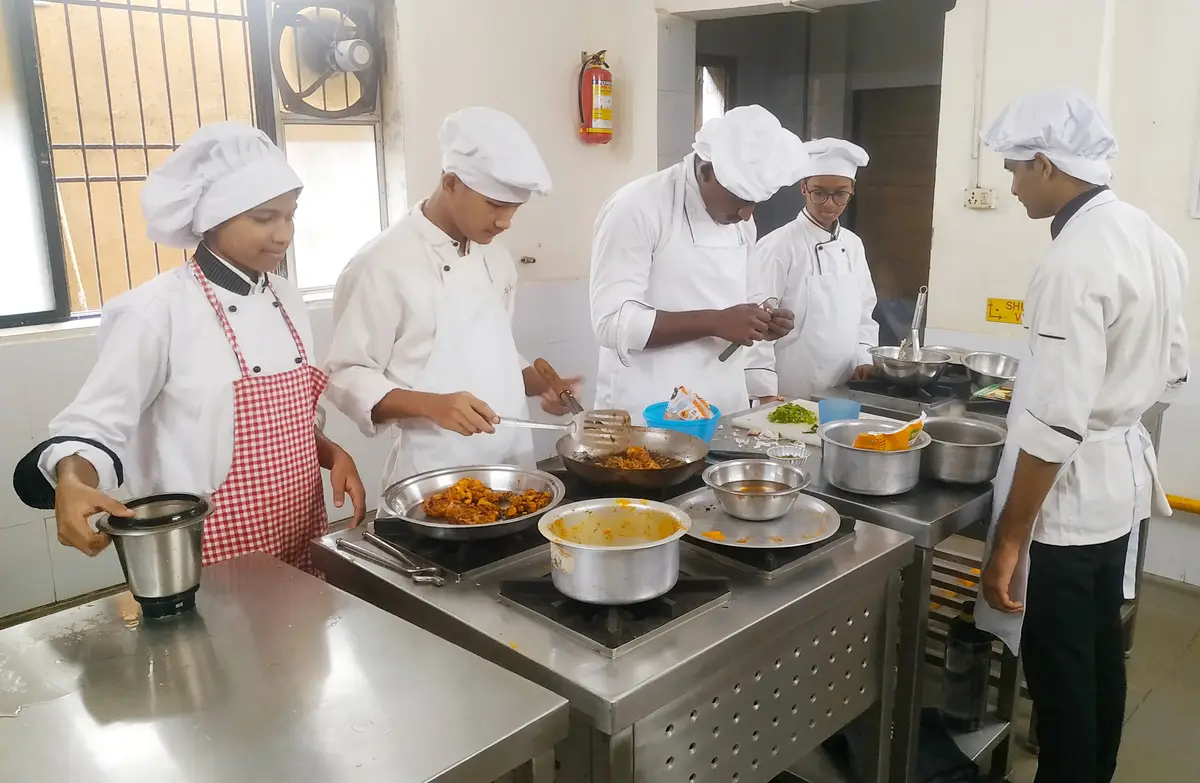 Raval Institute of Hotel Management: campus photo 2