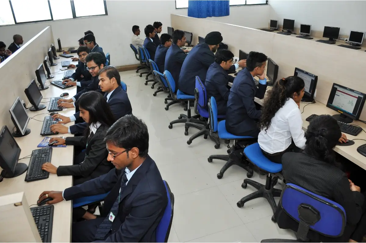 R.B.Mundada College of Arts-Commerce and Science: campus photo 3