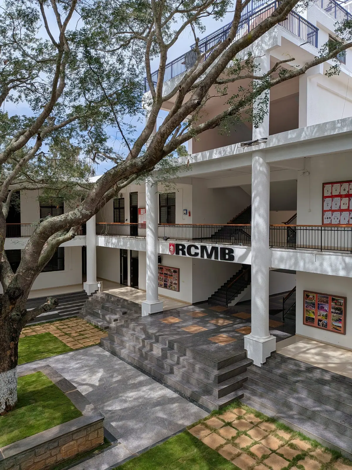 Regional College of Management and Entrepreneurship campus photo 1