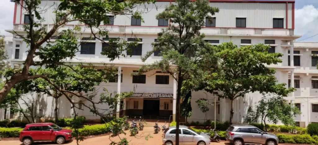 S.B.C.S. Arts, S.V. Commerce & Science College campus photo 1
