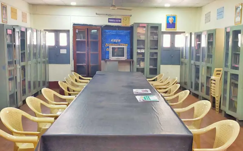 S.L.N College of Arts and Commerce: campus photo 6