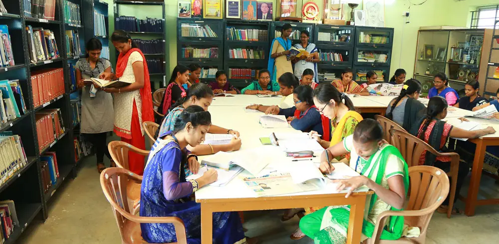 S.L.N. Degree College: campus photo 2