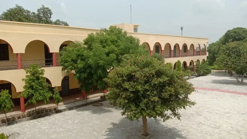 S.R Degree College Ukkhrra: campus photo 7